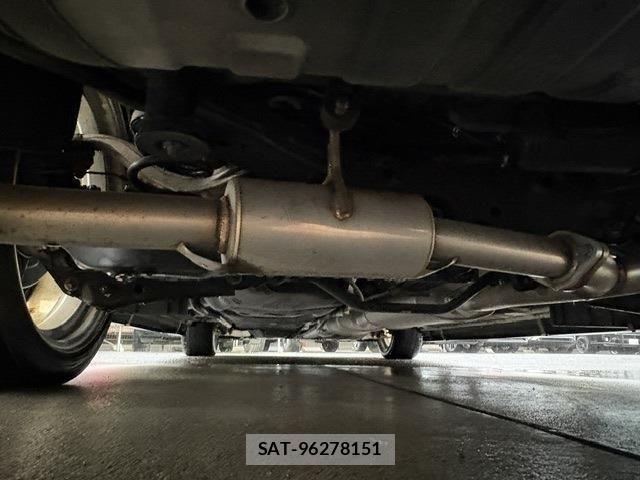 Nissan ELGRAND 2019-01 8741937-14