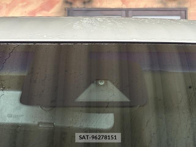 Nissan ELGRAND 2019-01 8741937-17