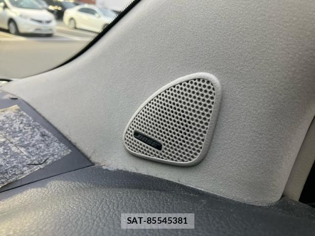 Nissan ELGRAND 2005-04 8741940-23