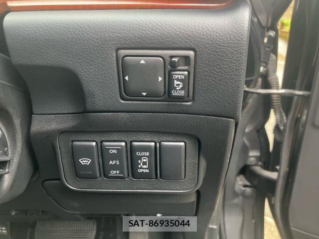 Nissan ELGRAND 2005-09 8741939-17