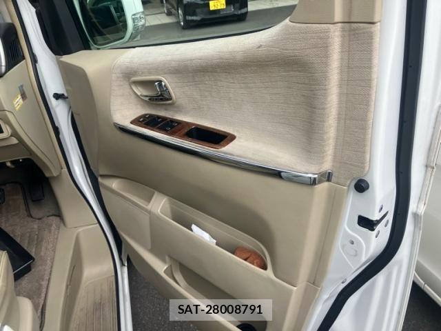 Nissan ELGRAND 2008-02 8741942-14