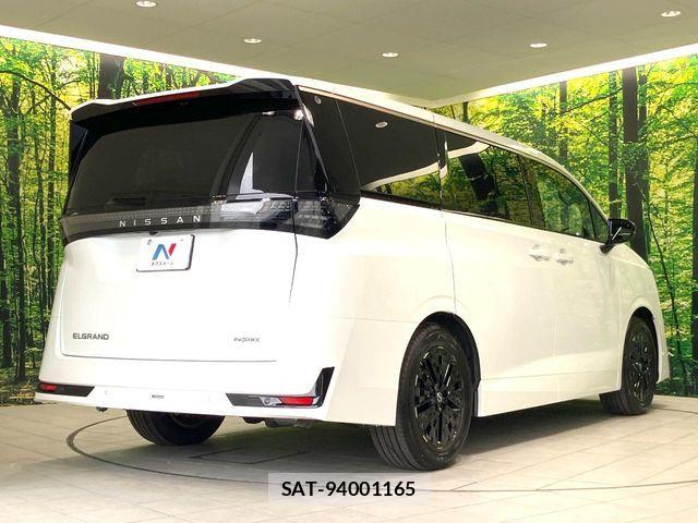 Nissan ELGRAND 2026-07 8795876-17