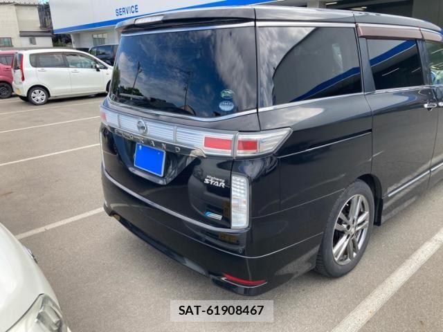 Nissan ELGRAND 2012-05 8828911-12
