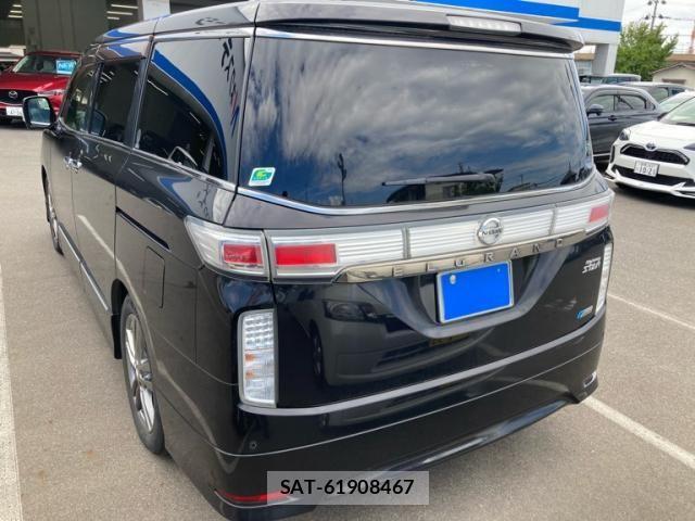 Nissan ELGRAND 2012-05 8828911-13