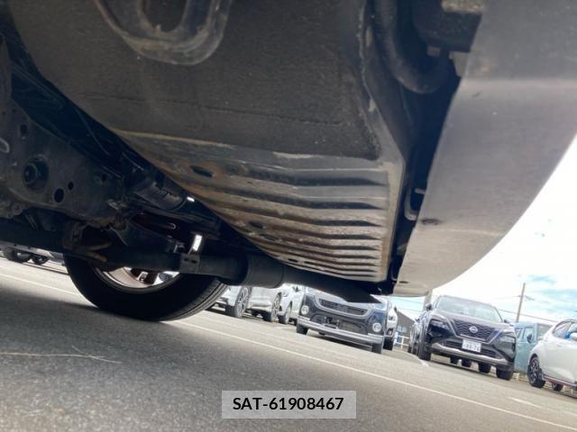 Nissan ELGRAND 2012-05 8828911-14