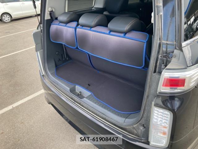 Nissan ELGRAND 2012-05 8828911-16