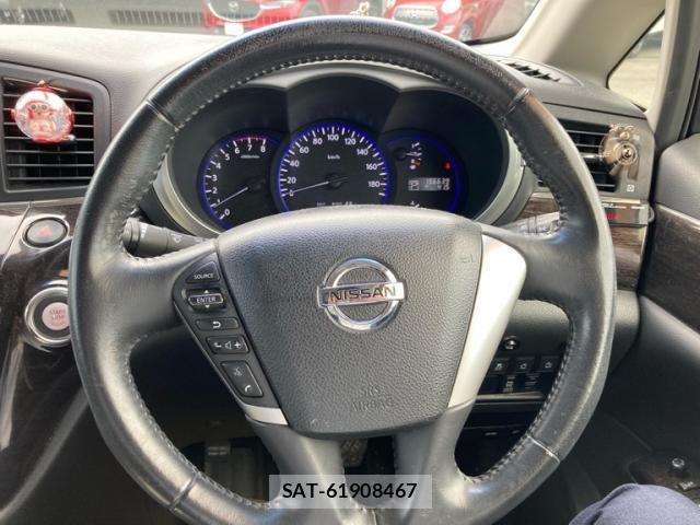 Nissan ELGRAND 2012-05 8828911-18