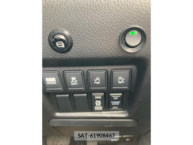 Nissan ELGRAND 2012-05 8828911-19