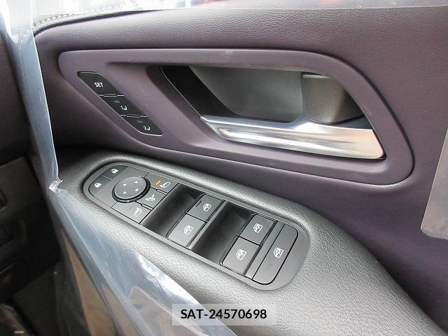 Nissan ELGRAND 2026-08 8828910-16