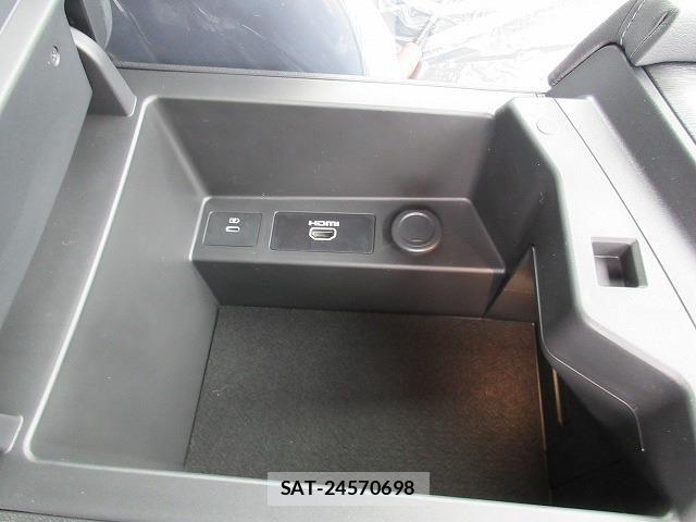 Nissan ELGRAND 2026-08 8828910-20