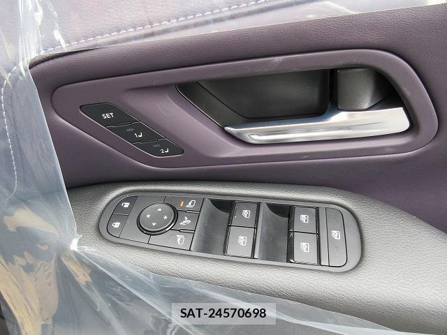 Nissan ELGRAND 2026-08 8828910-23