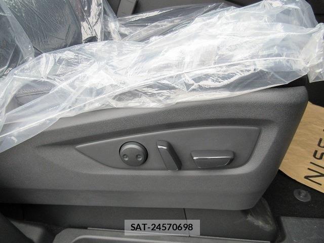 Nissan ELGRAND 2026-08 8828910-24
