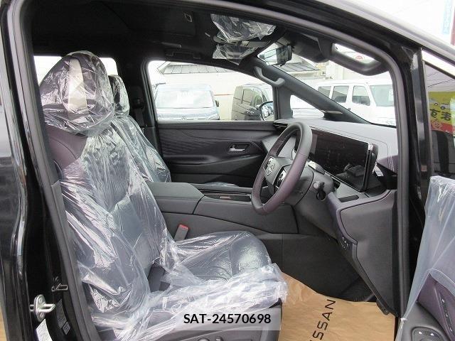 Nissan ELGRAND 2026-08 8828910-25