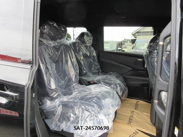 Nissan ELGRAND 2026-08 8828910-26