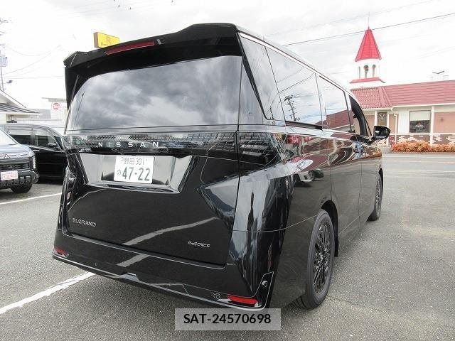 Nissan ELGRAND 2026-08 8828910-2