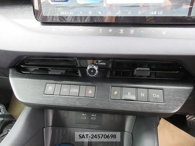 Nissan ELGRAND 2026-08 8828910-8