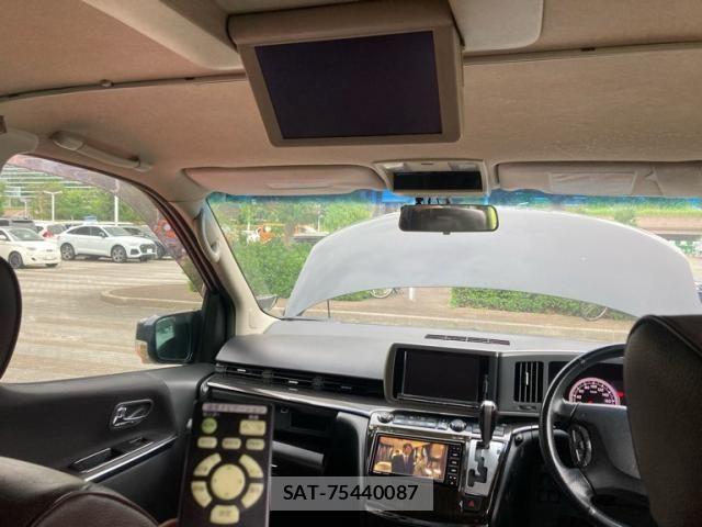 Nissan ELGRAND 2009-02 8870944-17