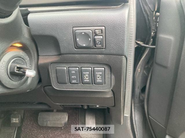 Nissan ELGRAND 2009-02 8870944-8