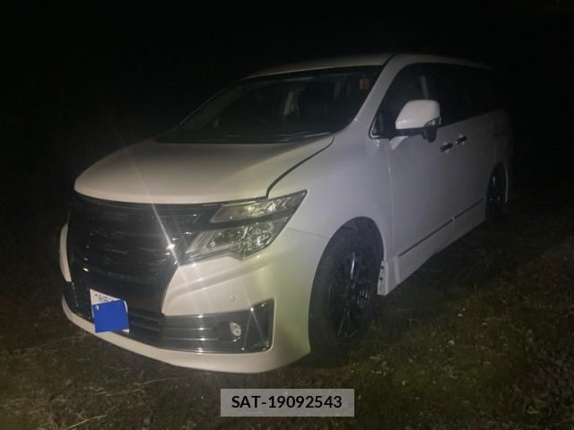 Nissan ELGRAND 2011-11 8870945-1
