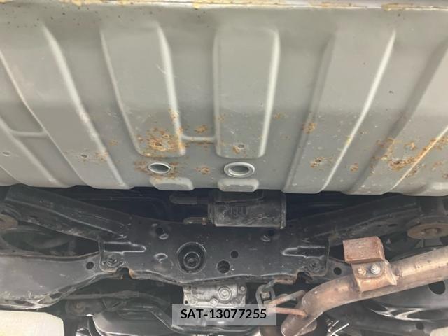 Nissan ELGRAND 2015-12 8879633-9