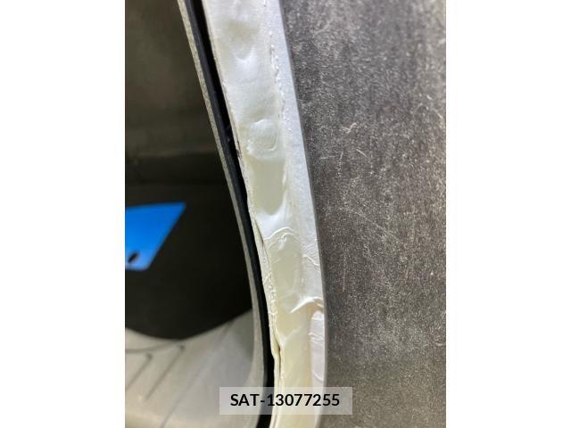Nissan ELGRAND 2015-12 8879633-13