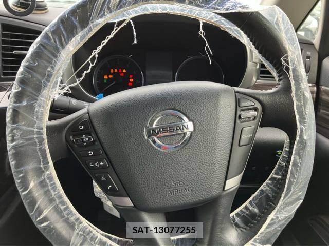 Nissan ELGRAND 2015-12 8879633-21