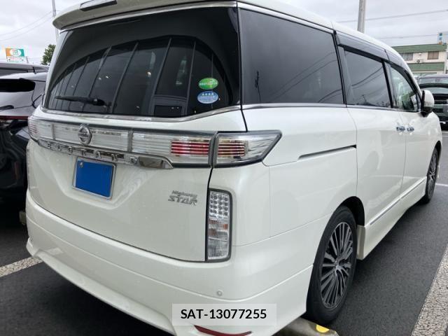 Nissan ELGRAND 2015-12 8879633-8