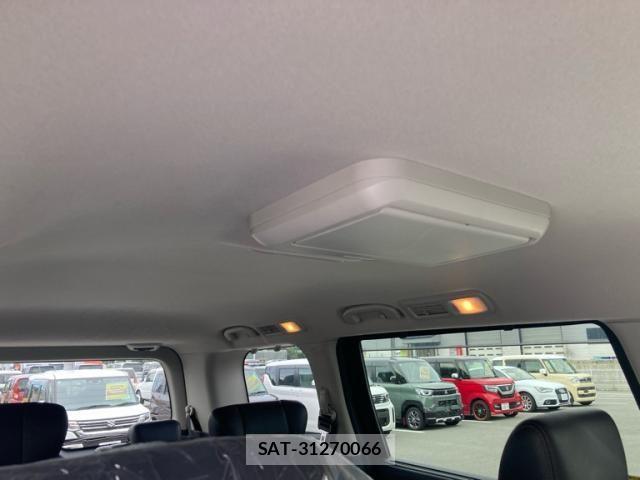 Nissan ELGRAND 2014-02 8879634-13