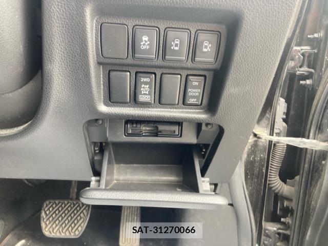 Nissan ELGRAND 2014-02 8879634-6