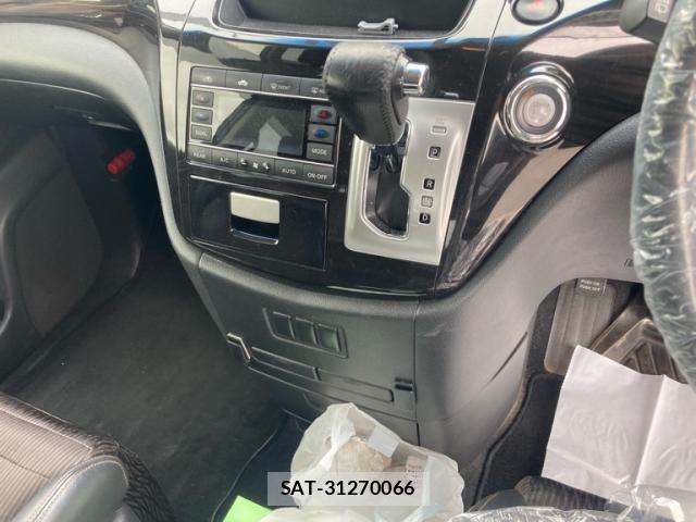 Nissan ELGRAND 2014-02 8879634-8