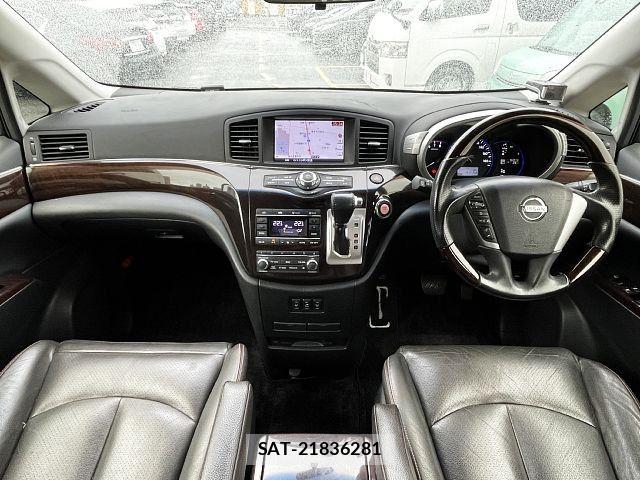 Nissan ELGRAND 2012-02 8879631-1