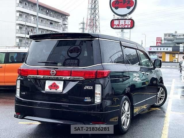 Nissan ELGRAND 2012-02 8879631-2