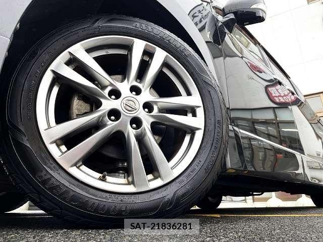 Nissan ELGRAND 2012-02 8879631-3