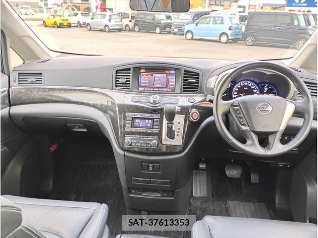 Nissan ELGRAND 2012-02 8879632-9