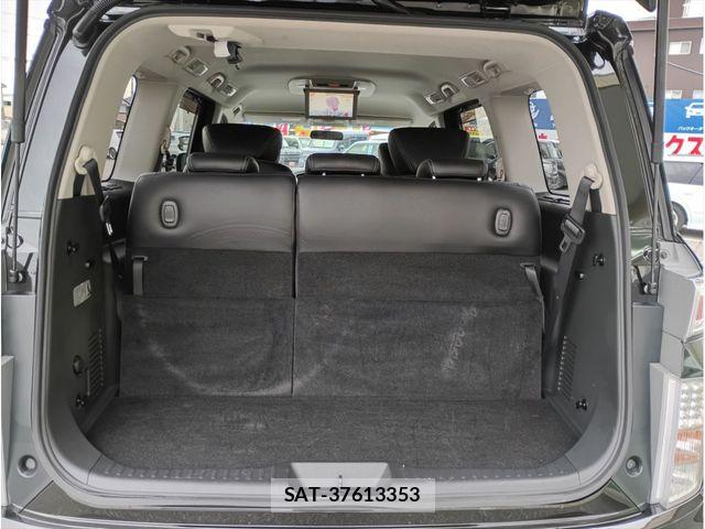 Nissan ELGRAND 2012-02 8879632-16