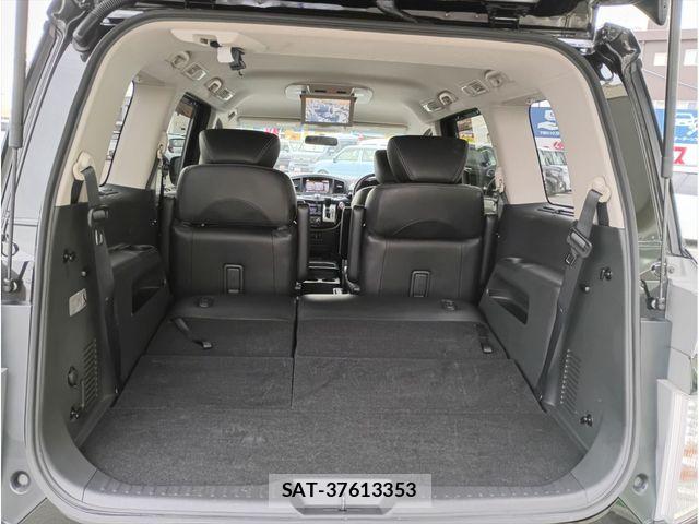 Nissan ELGRAND 2012-02 8879632-17