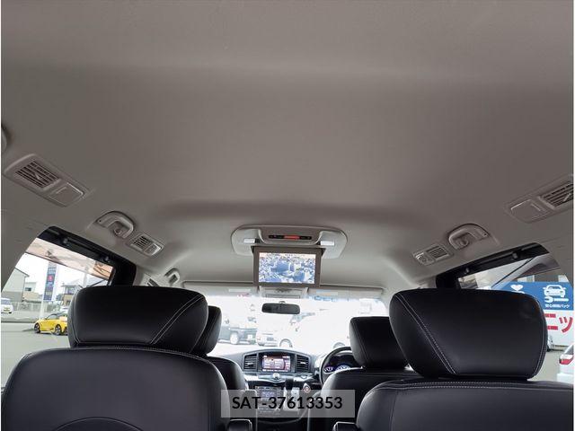 Nissan ELGRAND 2012-02 8879632-18