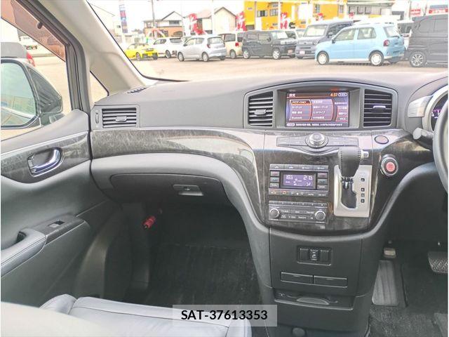 Nissan ELGRAND 2012-02 8879632-19