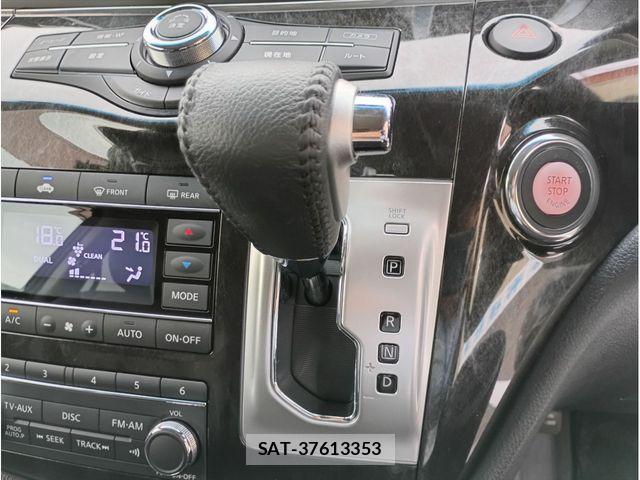 Nissan ELGRAND 2012-02 8879632-23