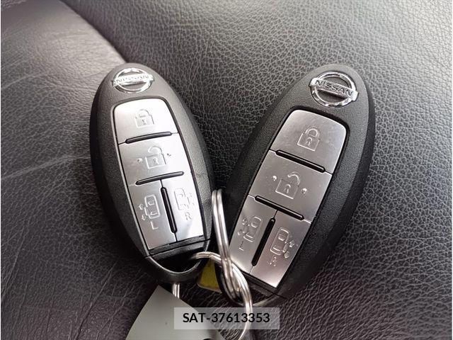 Nissan ELGRAND 2012-02 8879632-27