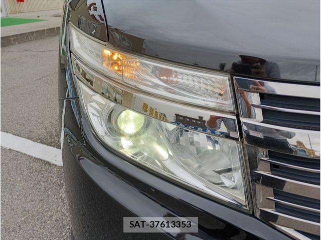 Nissan ELGRAND 2012-02 8879632-3