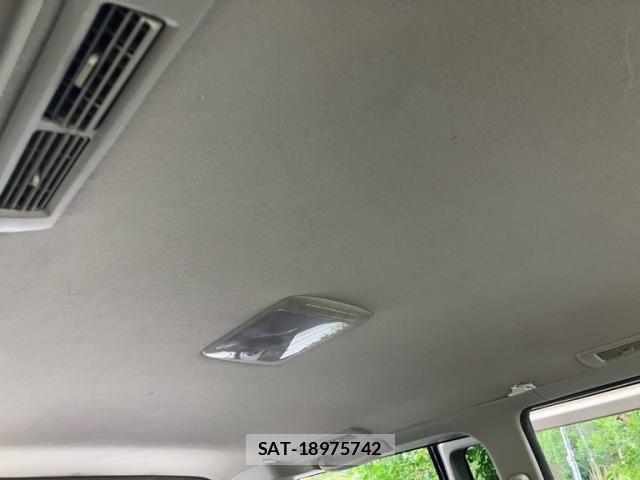 Nissan ELGRAND 2005-12 8883582-9