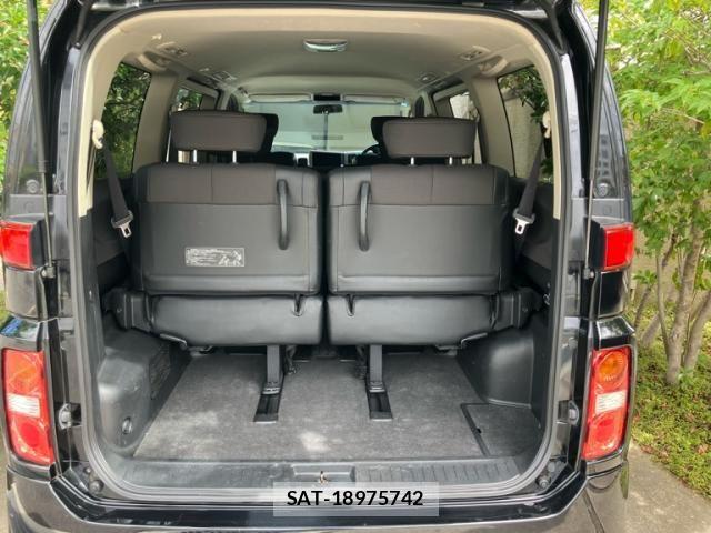 Nissan ELGRAND 2005-12 8883582-15
