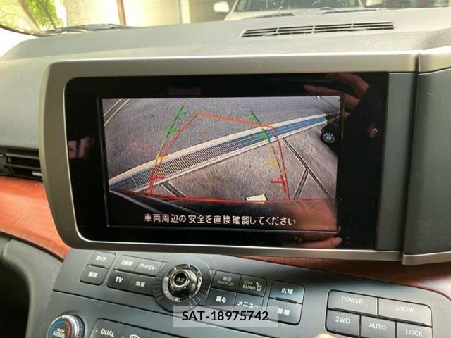 Nissan ELGRAND 2005-12 8883582-19