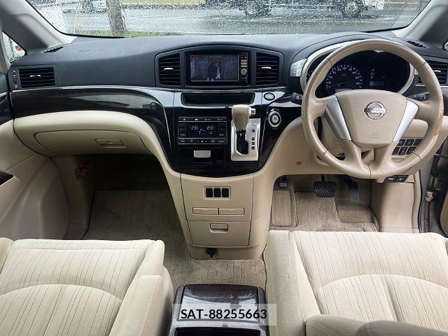 Nissan ELGRAND 2012-03 8883581-1
