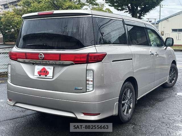 Nissan ELGRAND 2012-03 8883581-2