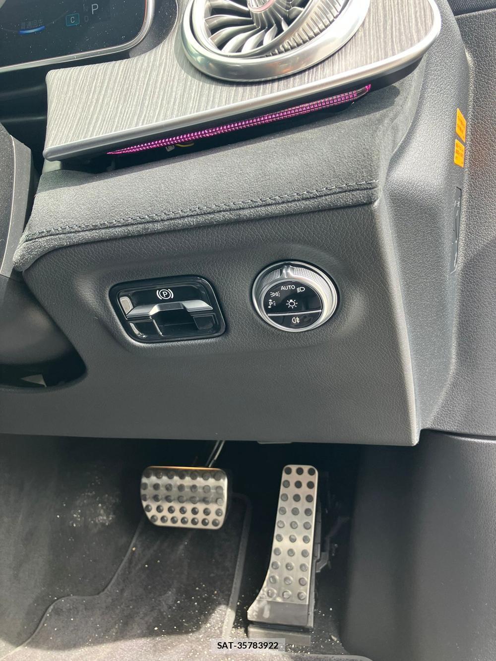 Mercedes Benz EQS 2023 1133001-21