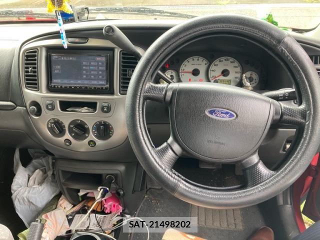 Ford Japan ESCAPE 2004-02 7616409-10