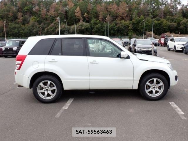 Suzuki ESCUDO 2013-02 4370646-6