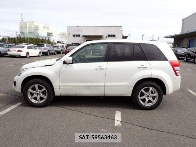 Suzuki ESCUDO 2013-02 4370646-7